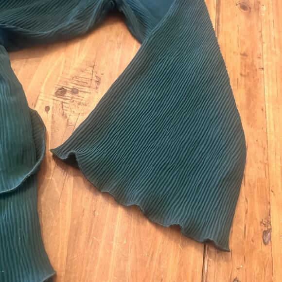 Zara Bell Sleeve Mini Tiered Ruffle Dress Size Small Ribbed Green V Neck - Picture 13 of 13